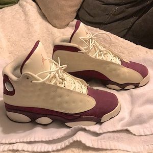 Jordan retro 13 “Bordeaux” Size 7/Women’s 8.5
